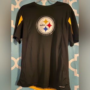 Steelers dry fit Majestic T-shirt, size medium